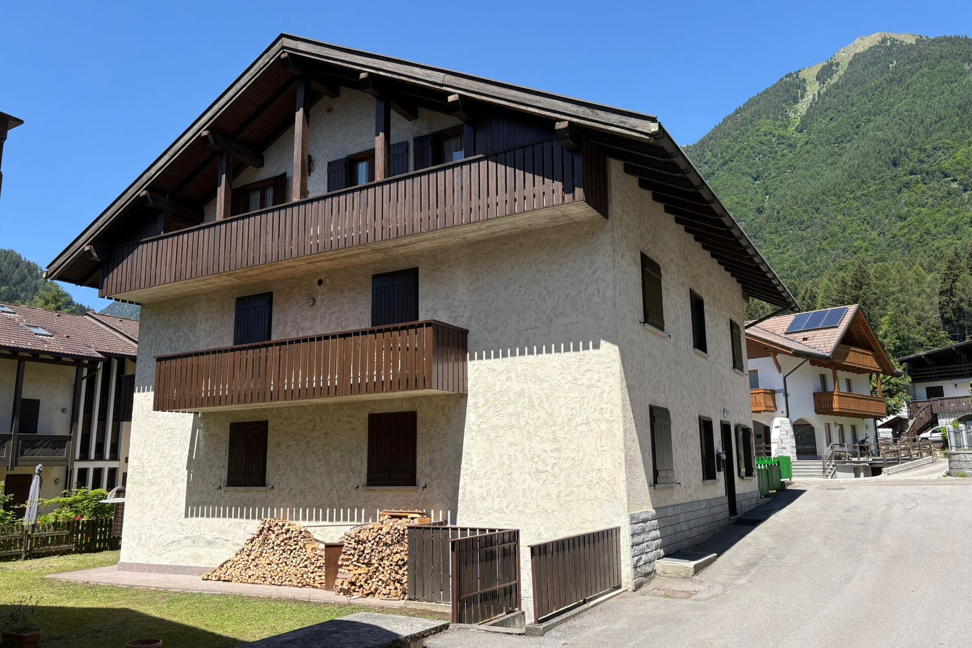 Caratteristico bilocale mansardato a Carisolo 